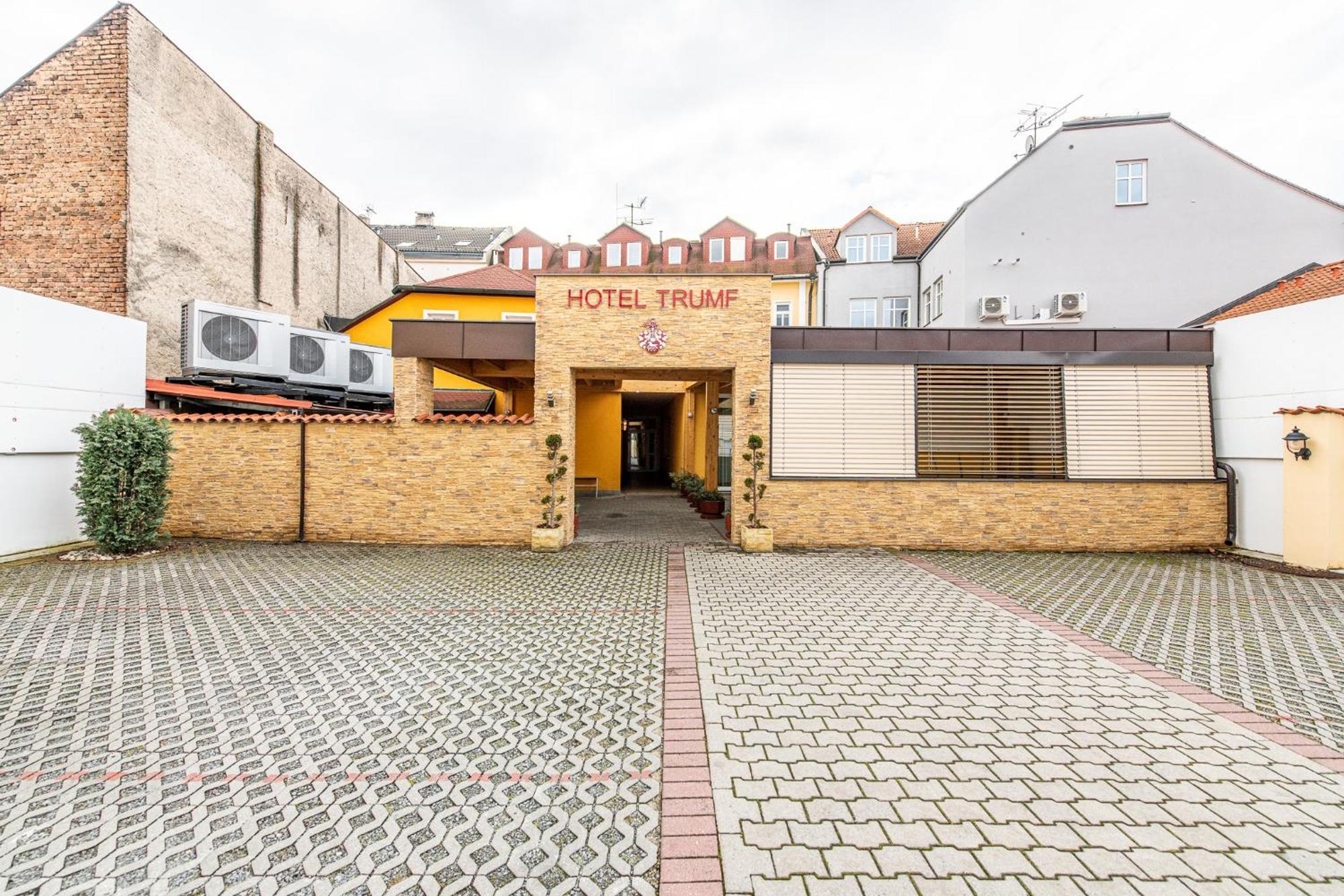 Hotel Trumf Mladá Boleslav Dış mekan fotoğraf